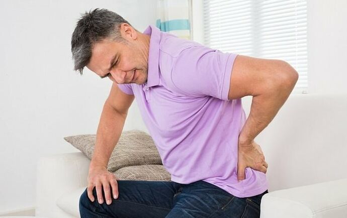 Sāpes iegurņa rajonā ir izplatīts hroniska prostatīta simptoms vīriešiem
