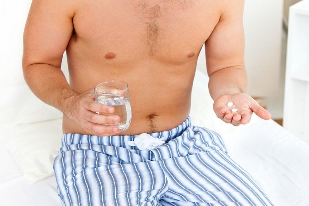 vīrietis lieto tabletes pret prostatītu